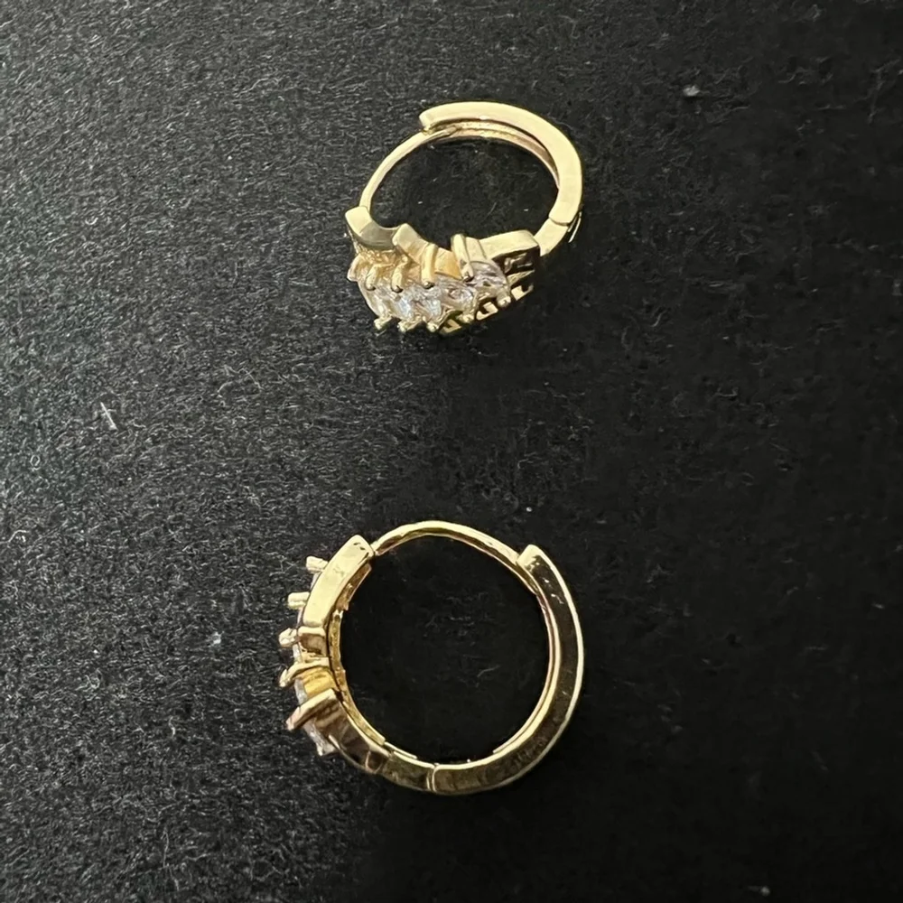 Unbranded 14k gold